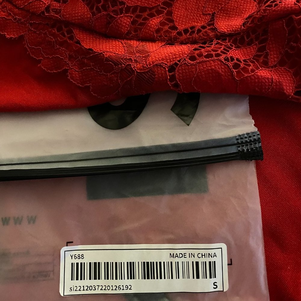 LACE HALTER DRESS - Picture 11 of 11